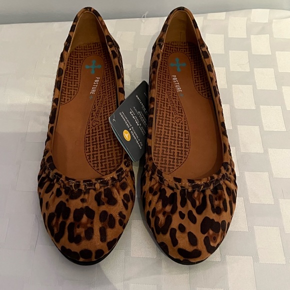 BareTraps Shoes - Baretraps Posture+ cheetah print flats
